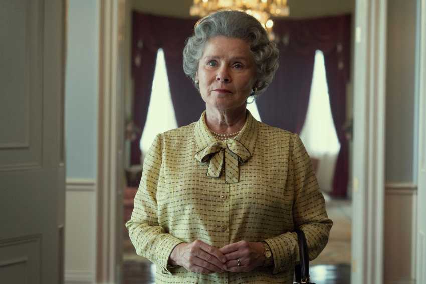 'The Crown' pauses production because of queen's death