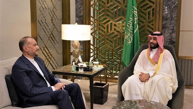 Top Iranian Diplomat Holds Talks with Saudi De Facto Ruler
