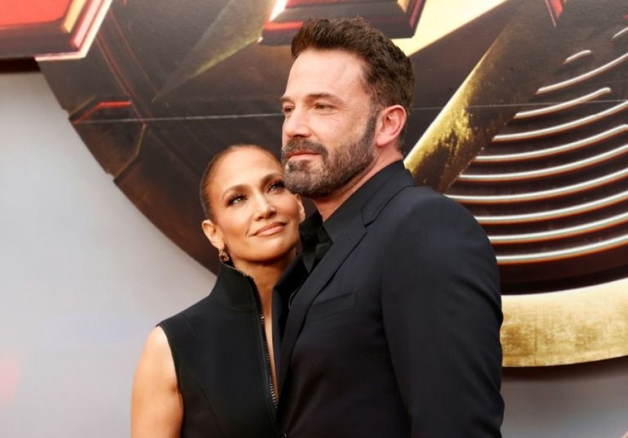 Jennifer Lopez Files for Divorce From Ben Affleck