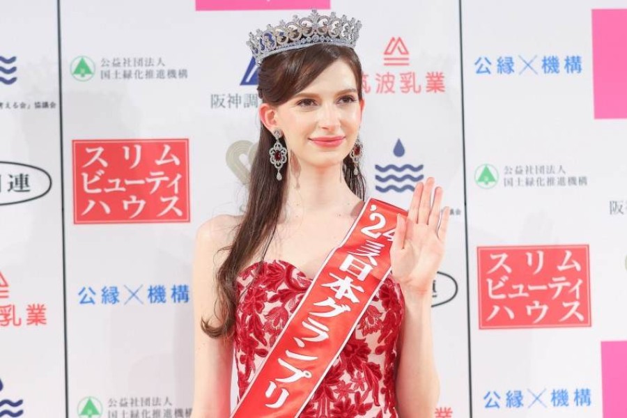 Ukraine-born Miss Japan relinquishes crown after reported affair