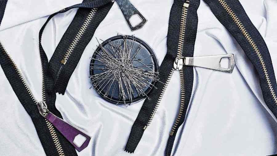 Unlocking the World of Zippers - Navigating Trends, Suppliers, and Fashion