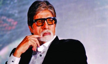 Amitabh Bachchan sings  an A-Capella number