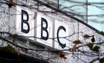 Top BBC presenters take salary cuts in gender pay row