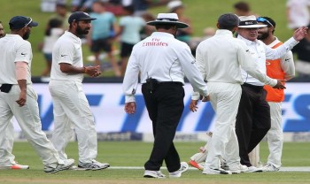 South Africa-India test stopped because of dangerous pitch