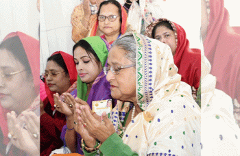PM Hasina offers prayers at 3 Sylhet shrines