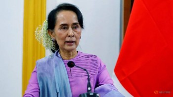 Myanmar govt: Petrol bomb thrown at Suu Kyi’s lakeside villa