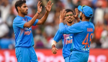 Kohli limps off as India beat South Africa in first T20