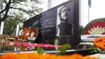Hasina pays homage to Bangabandhu