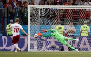 Croatia beat Denmark in penalty shootout to reach quarterfinals