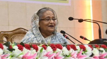 Hasina asks AL men for making ‘Boat’ a success