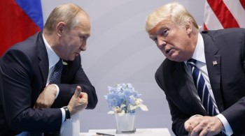 Trump reaches for big moment with Putin