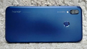 Honor Play first impressions: Flagship gaming on a superb budget