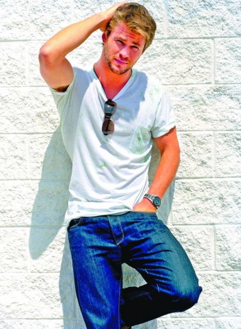 Hemsworth to star in action thriller 'Dhaka'