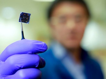 Scientists create dual-layer solar cell more efficient than typical solar panels