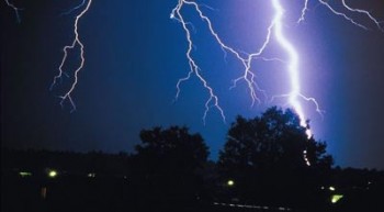 Lightning kills 4 farmers in Magura