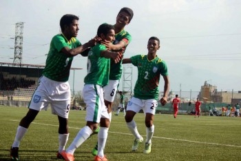 10-man Bangladesh top group