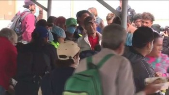 Migrants get cool reception in Mexican border town