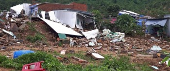 Landslides kill 13, leave 4 missing in south central Vietnam