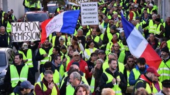 France abandons 2019 fuel tax rises