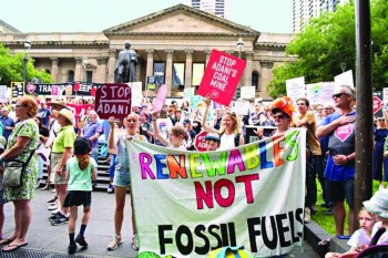 Aussie school kids lead mass coal mine protest