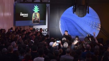 Elon Musk unveils LA transport tunnel