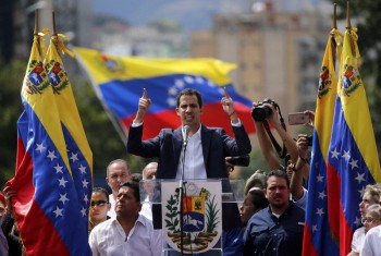 Maduro foe claims Venezuela presidency amid protests