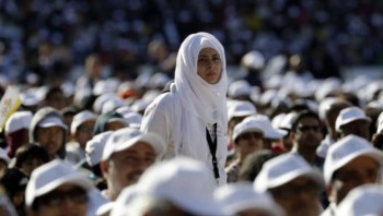 Pope Francis celebrates historic Mass on Arabian Peninsula