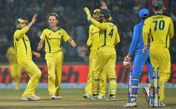 Australia beat India, clinch ODI series 3-2