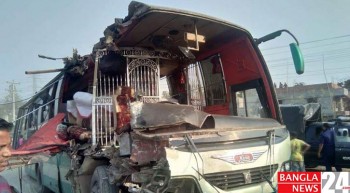 3 killed as two buses collide in Sirajganj