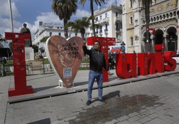 Arab summit in Tunisia to unite on Golan but rifts remain