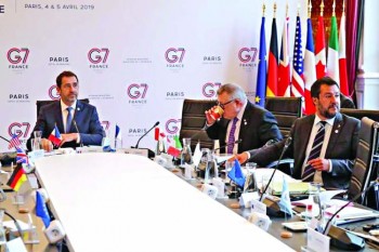 France hosts wary G-7 in shadow of Trump snub