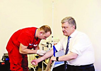 Ukraine presidential rivals take drug tests
