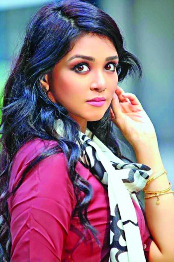 Sharlin to debut in silver screen