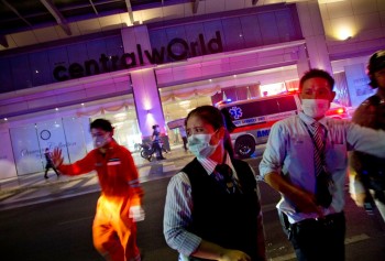 Fire at Bangkok mall complex kills 2, forces big evacuation