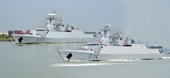 Two Chinese warships for Bangladesh Navy arrive