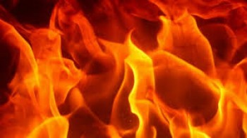 17 shops burnt in Sadarghat fire