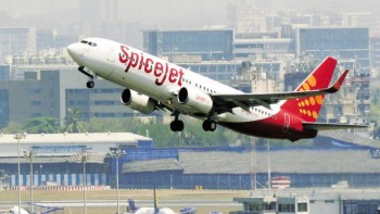 Two SpiceJet Boeing planes face mid-air glitches