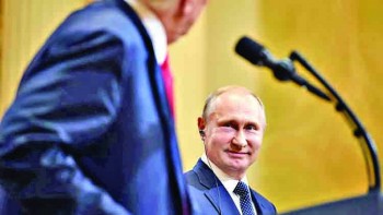 Putin smiles as Washington ties itself in knots over Russia