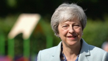 PM May resigns, won't lead Britain out of EU
