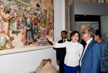 President visits textile factory, museum in Tashkent