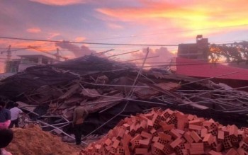 Cambodia building collapse kills 7