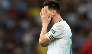 While Argentina make progress, Messi toils at Copa