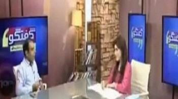 Watch: Pakistani news anchor hilariously confuses Apple Inc with fruit