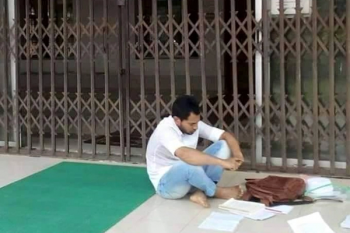 Busy Mushfiq seen studying goes viral