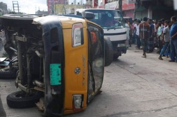 4 killed as pickup van overturns in Noakhali