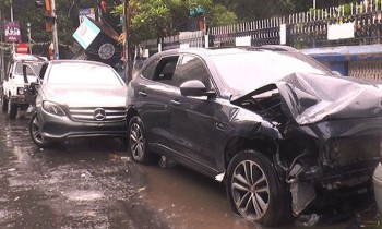 Families receive bodies of Kolkata crash victims