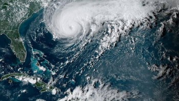 Hurricane Humberto brushes Bermuda