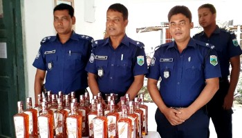 28 bottles of foreign liquor found in Padma