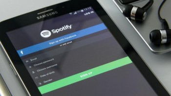 Spotify lets you create personalised playlists with podcasts