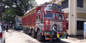 200 onion-laden trucks start entering Bangladesh